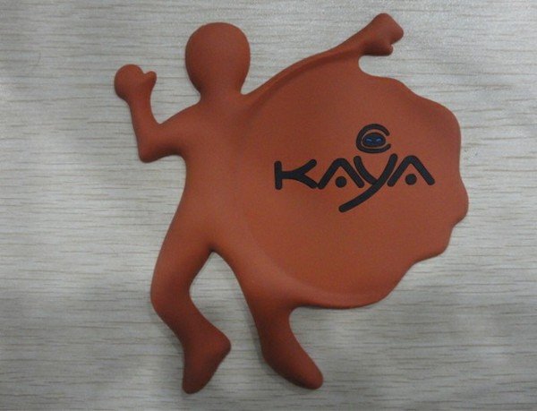 Поставка за чаши 'Размазаният КАЯ'